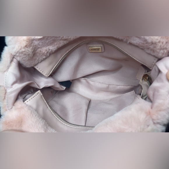 Guess Factory soft faux fur pink crossbody bag. Includes adjustable 10” strap. - Picture 4 of 6